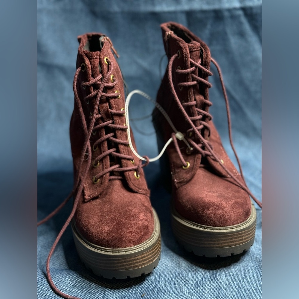 Women's Chunky Ankle Boot Soda Malia Faux Suede Lace Up Zip Maroon 9 NWOT